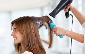 Shampoing, coupe et séchage