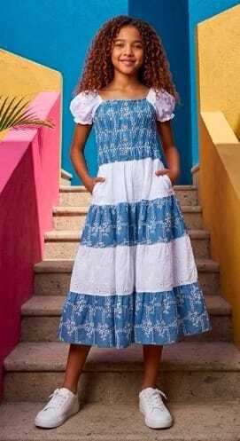 Robe blanche et bleu
