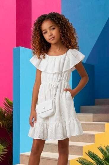 Robe blanche avec sac