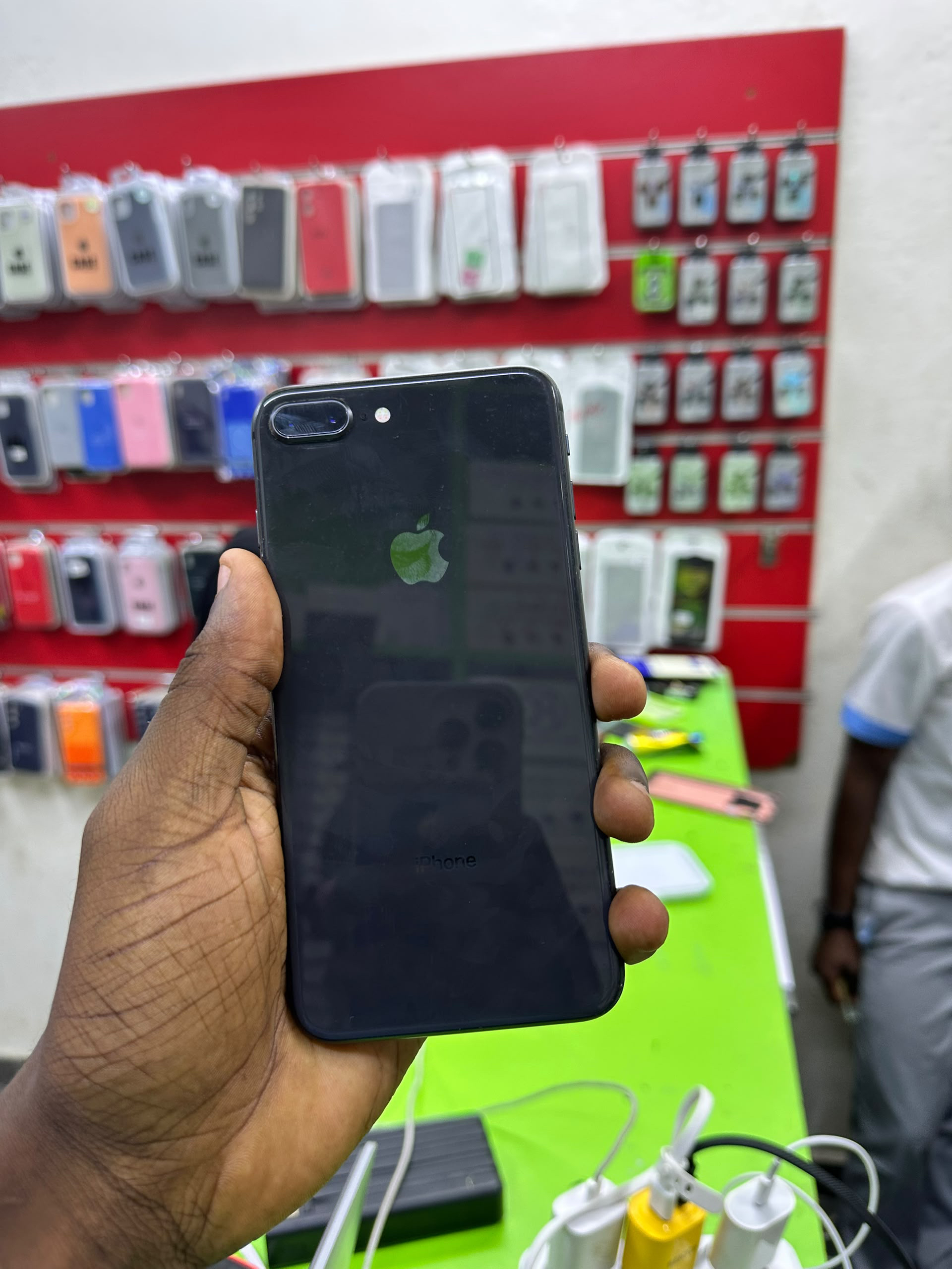 iPhone 8 Plus - 4