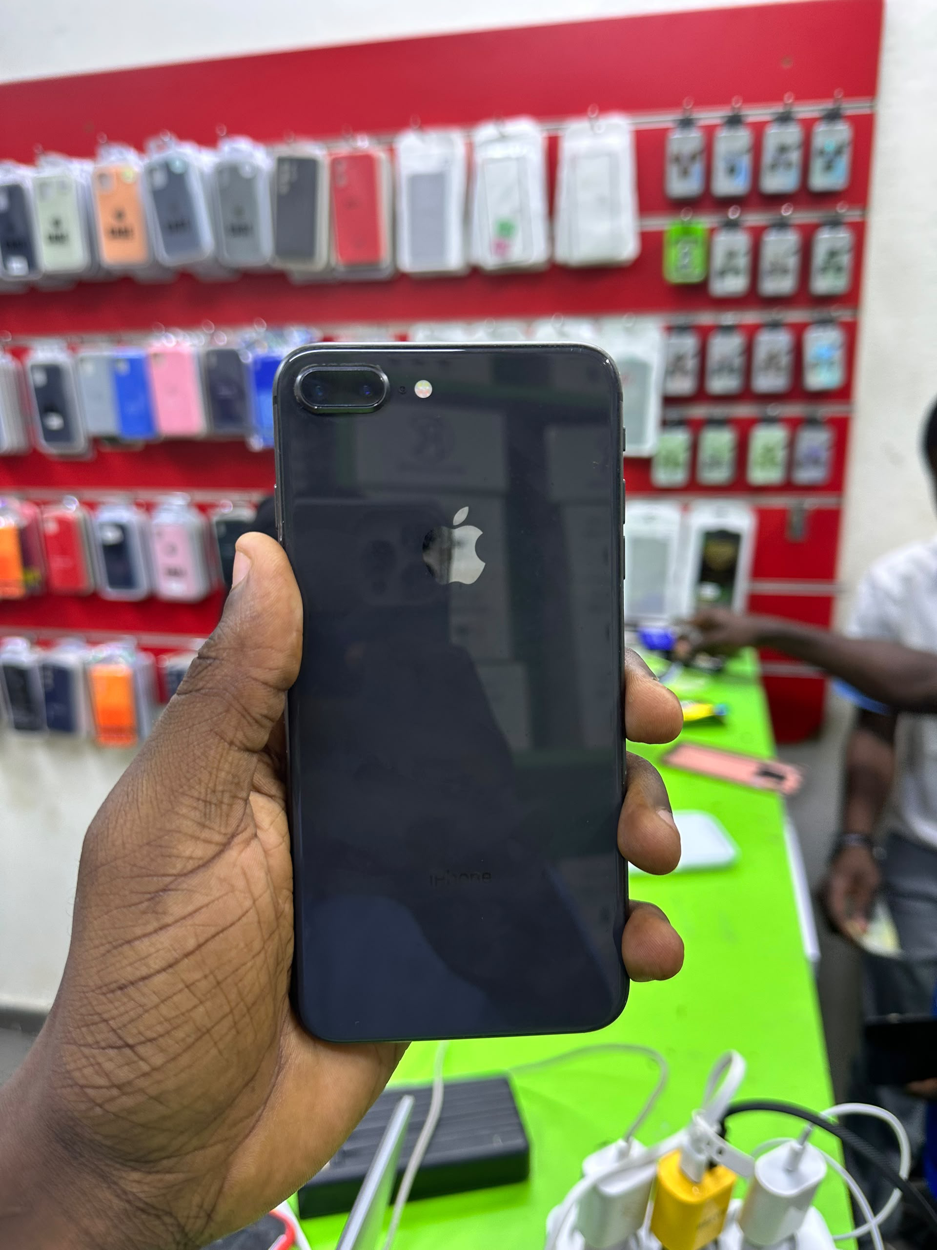 iPhone 8 Plus - 3