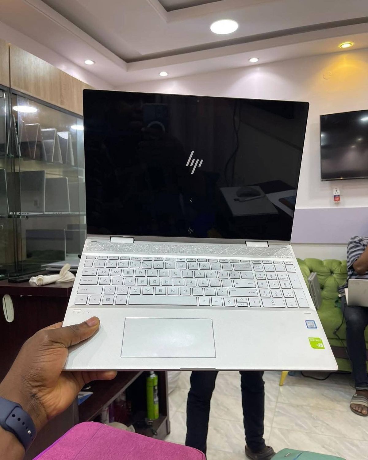 HP ENVY - 4