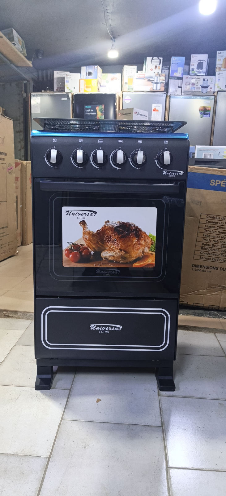 Gazinière Universal 4 feux 2 four automatique : la livraison est gratuite partout Abidjan le paiement ce passe a la livraison, nous sommes situés à Yopougon cité novalie a déjà : 0565296300 WhatsApp
