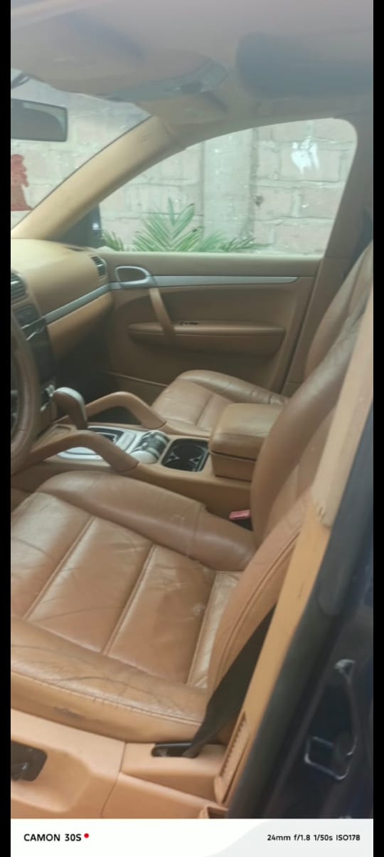 Porsche Cayenne - 7