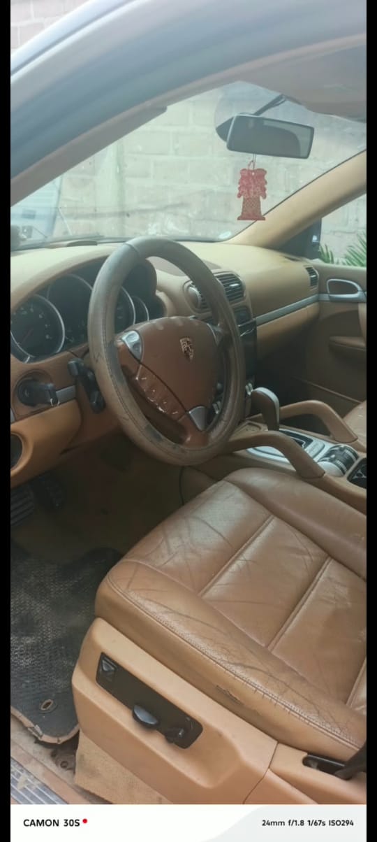 Porsche Cayenne - 10