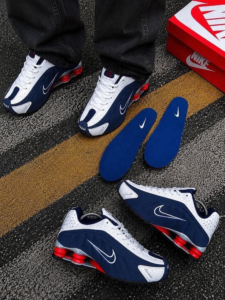 Nike Shox bleu marine, blanc et rouge - 5
