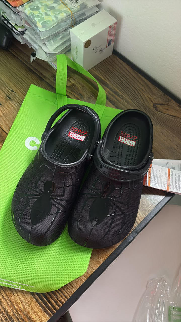 Crocs spider