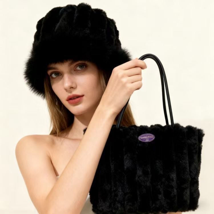 Sac à main avec chapeau - 4